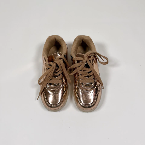 TALLE 30 (SUELA 21 CM) - ZAPATILLA METALIZADA ESTRELLA - FOOTY