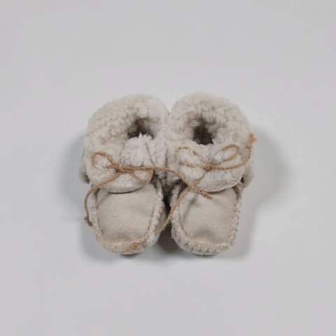 TALLE 17 ( SUELA 11 CM ) - BOTITA PELITO BEIGE NO CAMINANTE - BABYCOTTONS