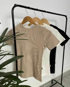 Cód 016 Blusa básica farm na internet