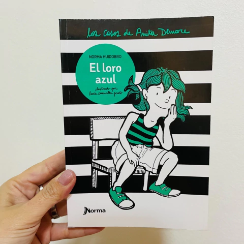 LOS CASOS DE ANITA DEMARE: EL LORO AZUL