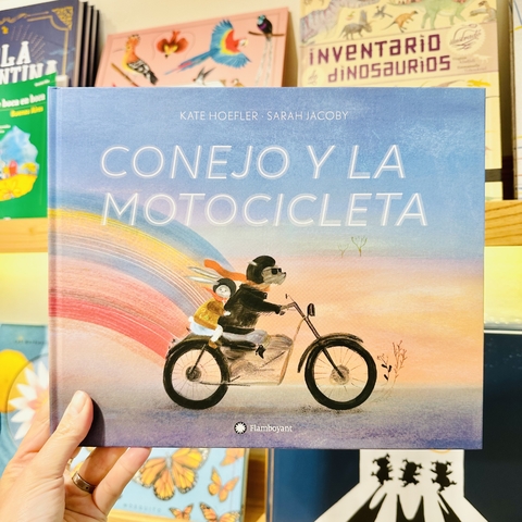 CONEJO Y LA MOTOCICLETA