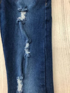 Jean nena con roturas - comprar online