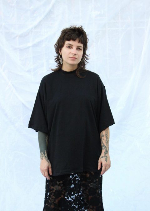 Camiseta oversized preta lisa
