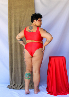 Imagem do Hot pant brilhosa vermelha
