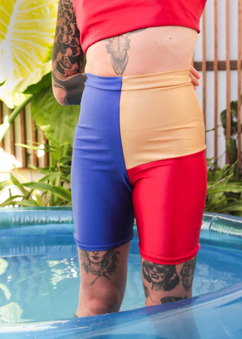 Biker shorts colorida brilhosa - comprar online