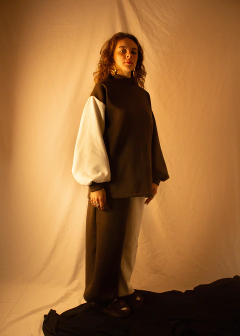 Moletom oversized marrom e off white