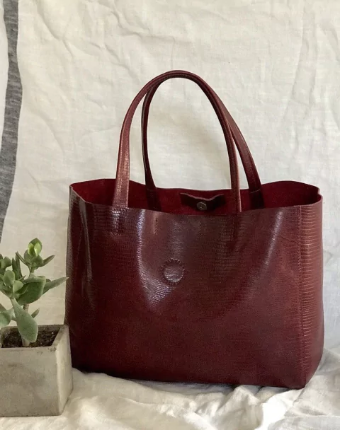 ANGELA IGUANA - GUINDA