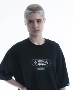 Remera Oversize Modelo RECORDS - Velvet