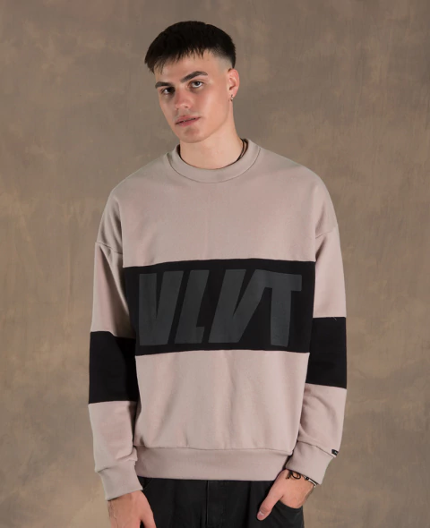 Buzo Oversize Modelo ROTO