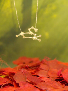 COLAR CONSTELAÇÃO DE LEÃO na internet