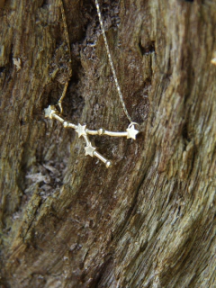 COLAR CONSTELAÇÃO DE TOURO - comprar online