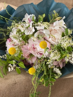 Ramo de Peonías MEDIUM ✱ Seasonal Flowers - comprar online
