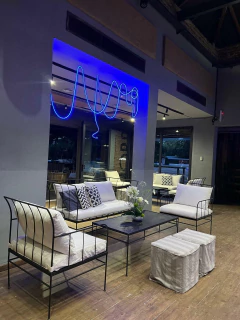 Imagen de Combo 13 | Mesa Banquete + Livings (50 personas)