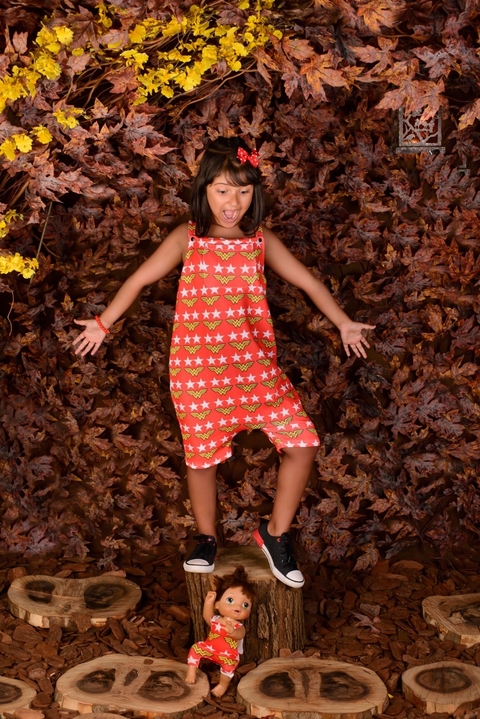 Jardineira Curta Mulher Maravilha - comprar online