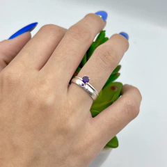 ALIANÇA LISA 3MM ANATÔMICA C/ PEDRA ROXA | PRATA 950 [ENVIO FULL] - comprar online