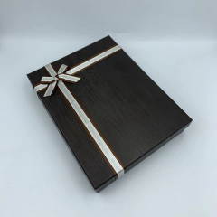 Caixinha para presente G (marrom com laço) - comprar online