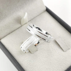 Aliança 5mm anatômica (c/ 2 canais) | PRATA 950 na internet