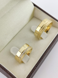 ALIANÇA 7MM C/ 15 PEDRAS EM ZIRCÔNIA | OURO 18K na internet