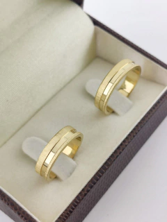 ALIANÇA 5MM EM FOSCO ACETINADO C/ CANAL LATERAL LARGO | OURO 18K - Souza Joias ® | Desde 2018 | Prata 925/950