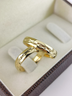 ALIANÇA 4MM C/ RECARTILHO CENTRAL | OURO 18K - comprar online