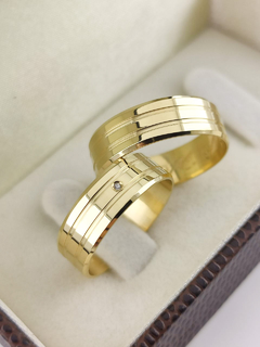 ALIANÇA 6MM COM 1 ZIRCÔNIA CRAVEJADA | OURO 18K - comprar online