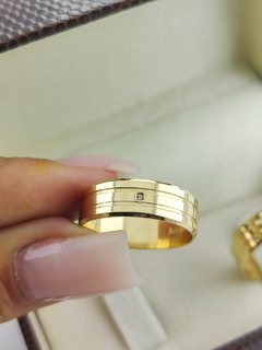 ALIANÇA 6MM COM 1 ZIRCÔNIA CRAVEJADA | OURO 18K