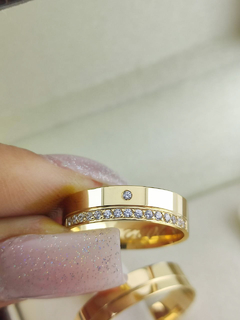 ALIANÇA 5MM C/ 16 PEDRAS CRAV. | OURO 18K