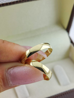 ALIANÇA CLÁSSICA 4MM ANATÔMICA | OURO 18K