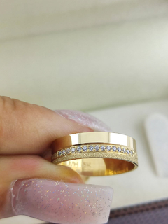 ALIANÇA 5MM C/ 15 PEDRAS EM ZIRCÔNIA | OURO 18K