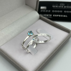 aliança 2mm (c/ pedra central azul bebê) | PRATA 950 [ENVIO FULL] COD 1982