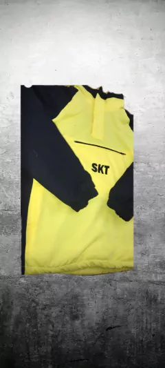 Anorak INVIERNO skt negro y amarillo