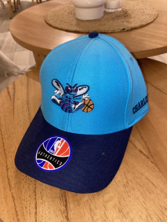 Gorra hornets turquesa ajustable