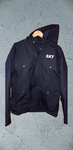 Camperon SKT negro liviano 4 bolsillos - comprar online