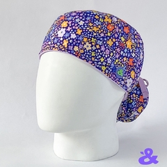 Gorro Tela Antifluido Flores Fondo Morado - comprar online