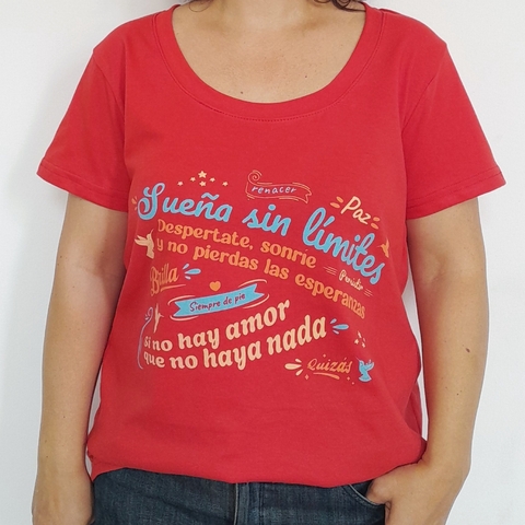 Remera Palabras Escote Redondo Rojo