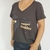 Remera Oveja Escote V Gris en internet