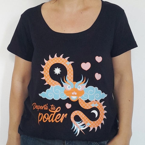 Remera Dragona Escote Redondo Negro