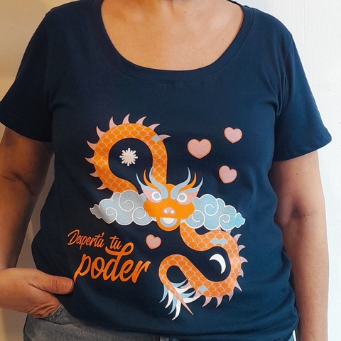 Remera Dragona Escote Redondo Azul