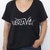 Remera Fuerza Vital Escote V Negro