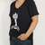 Remera Mi Reino Escote V Negro en internet