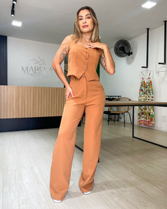 Conjunto feminino em alfaiataria