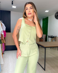 Conjunto feminino em alfaiataria