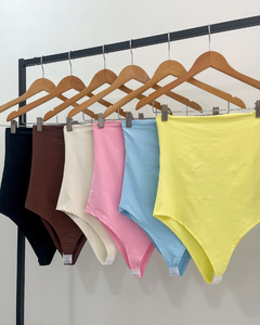 Body feminino modelo tomara que caia em poliamida