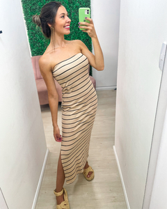 Vestido tomara que caia comprimento longuete em tecido canelado