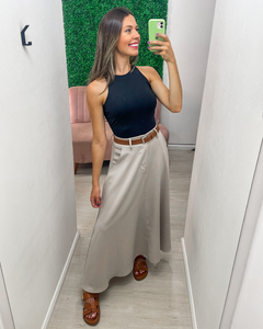 Saia feminina longuete em alfaiataria com cinto