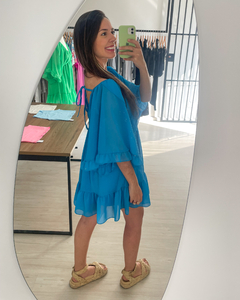 Vestido curto curto  decote em V na frente e  costas mangas soltinhas