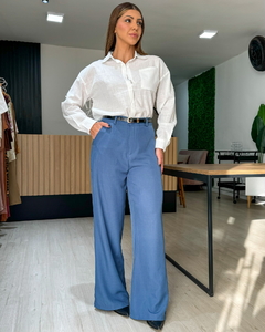 Calça feminina de alfaiataria modelo pantalona
