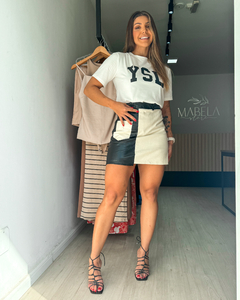 Saia feminina curta em couro fake bicolor 