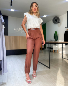 Calça feminina de cintura alta modelo cenoura