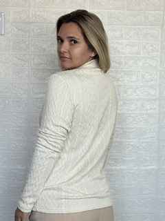Camisa Gola Rolê Tricô Off unissex - comprar online
